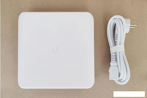 Управляемый коммутатор 2-го уровня Ubiquiti UniFi Switch Lite 16 POE