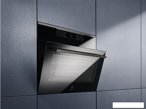 Электрический духовой шкаф Electrolux CombiQuick 800 KVLBE08H
