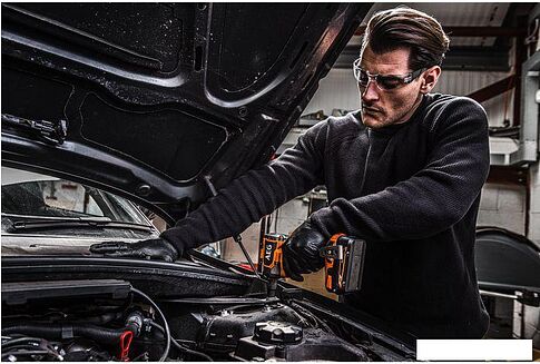 Гайковерт AEG Powertools BSS 18S12BL2-0 4935480060 (без АКБ)