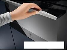 Электрический духовой шкаф Electrolux CombiQuick KVLBE08X