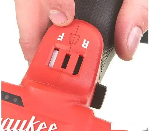 Монтажная (отрезная) пила Milwaukee M12 FCOT-422X Fuel 4933464619 (с 2-мя АКБ, кейс)