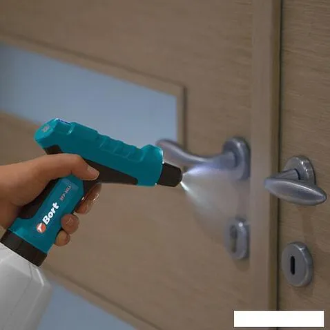 Аккумуляторный опрыскиватель Bort BFP-36-Li