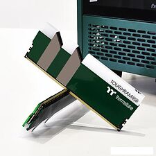 Оперативная память Thermaltake ToughRam RGB 2x8ГБ DDR4 3600 МГц RG28D408GX2-3600C18A Оперативная память Thermaltake ToughRam RGB 2x8ГБ DDR4 3600 МГц RG28D408GX2-3600C18A