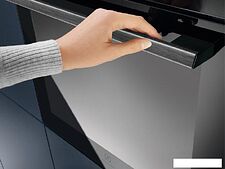 Электрический духовой шкаф Electrolux SteamBoost 800 EOB8S39WZ