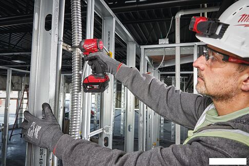 Винтоверт Milwaukee M18 FUEL M18FID3-502X 4933479866 (с 2-мя АКБ, кейс)
