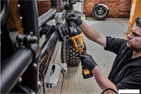 Полировальная машина DeWalt DCM848N (без АКБ)
