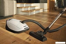 Пылесос Miele Complete C3 125 Edition (белый лотос) Пылесос Miele Complete C3 125 Edition (белый лотос)