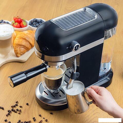 Рожковая помповая кофеварка Zelmer ZCM7295