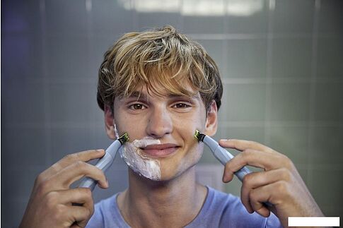Универсальный триммер Philips OneBlade First Shave QP1324/20
