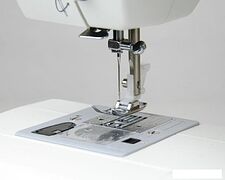 Электромеханическая швейная машина Aurora 725