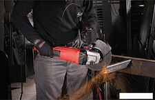 Угловая шлифмашина Milwaukee AGVK 24-230 4933451414