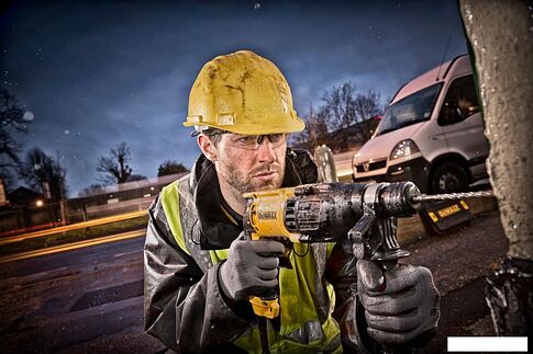 Перфоратор DeWalt D25133K-QS (кейс)