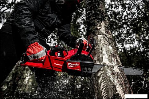 Аккумуляторная пила Milwaukee M18 FCHS-122 4933499217 (с 2-мя АКБ)