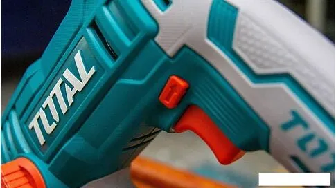 Перфоратор Total TRHLI1601
