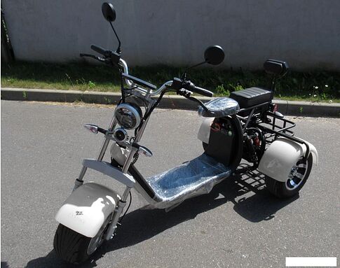 Электроскутер Yakama AP-H0003G (черный)