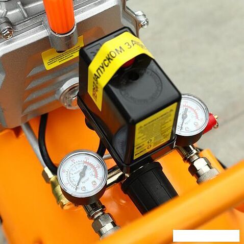 Компрессор Deko DKAC50 018-1111