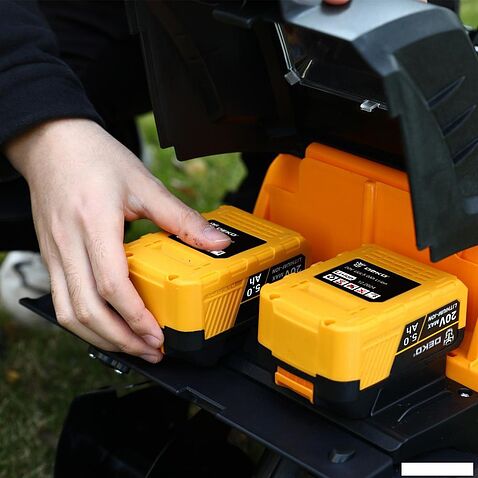 Мотокультиватор аккумуляторный Deko DKET40 085-2023 (с 2-мя АКБ)