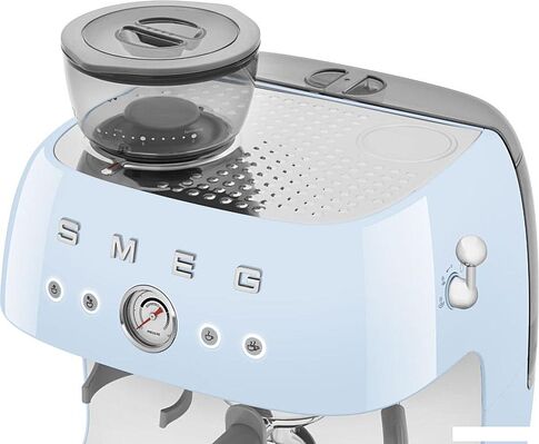 Рожковая помповая кофеварка Smeg EGF03PBEU