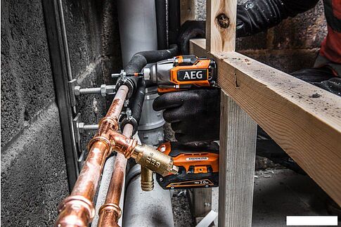 Винтоверт AEG Powertools BSS 18SBL-0 4935472278 (без АКБ)