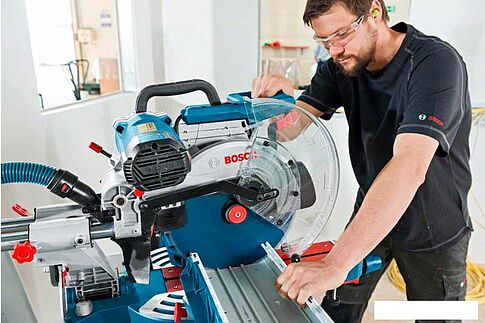 Дисковая пила Bosch GCM 12 SDE Professional [0601B23100]