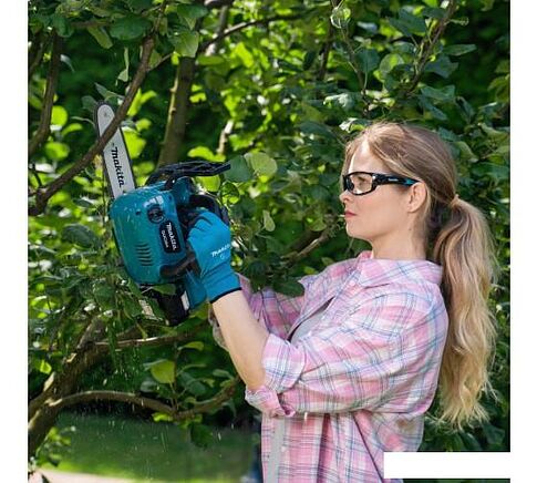 Аккумуляторная пила Makita DUC204RF (с 1-им АКБ 3 Ач, быстрое З/У)