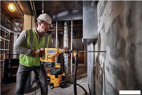 Перфоратор DeWalt D25614K