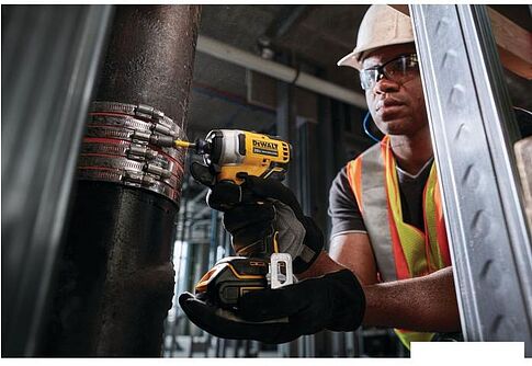 Винтоверт DeWalt DCF809NT (без АКБ, кейс)