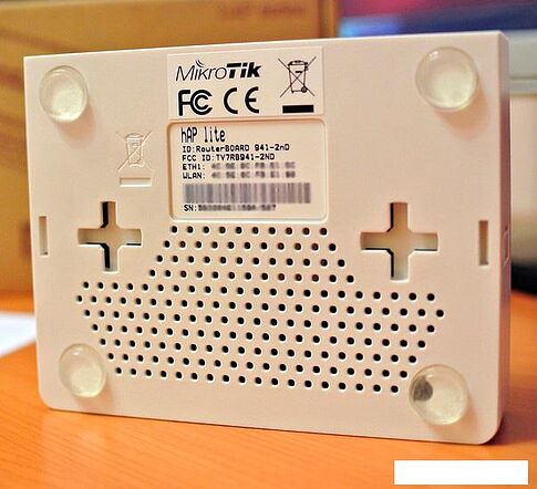 Беспроводной маршрутизатор Mikrotik hAP lite (RB941-2nD)