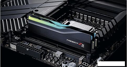 Оперативная память G.Skill Trident Z5 RGB 2x32ГБ DDR5 6000 МГц F5-6000J3238G32GX2-TZ5RK