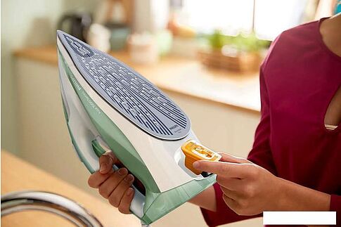 Утюг Philips 7000 Series DST7012/70