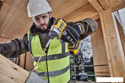 Винтоверт DeWalt DCF860N (без АКБ)
