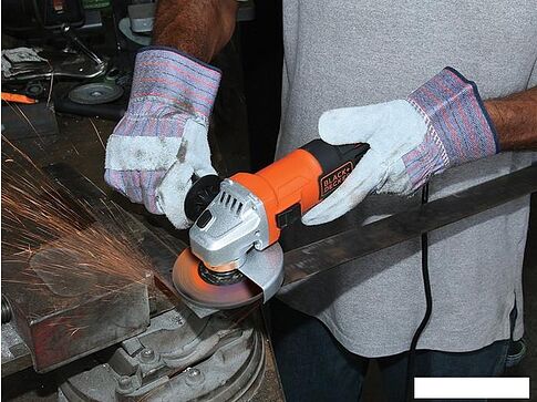 Угловая шлифмашина Black & Decker G650