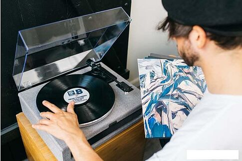 Виниловый проигрыватель Lenco LS-440 (серый)