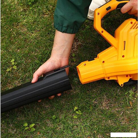 Ручная воздуходувка Deko DKBL22 063-4522 (с 1-им АКБ)