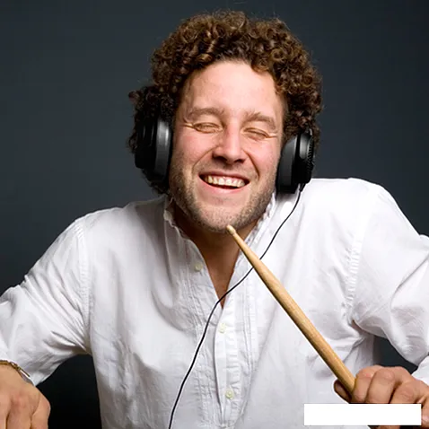 Наушники BEHRINGER HC 200