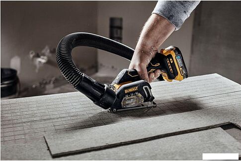 Дисковая (циркулярная) пила DeWalt DCS438B-XJ (без АКБ)