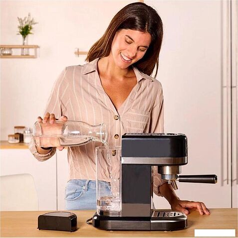 Рожковая помповая кофеварка Solac Taste Slim Black