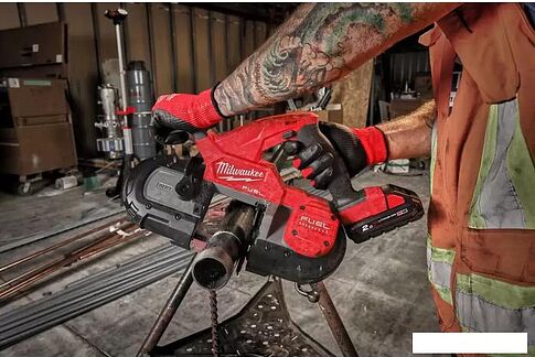 Ленточная пила Milwaukee Fuel M18 FBS85-202C 4933471497 (с 2-мя АКБ, кейс)
