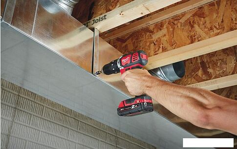 Дрель-шуруповерт Milwaukee M18 BPD-202C [4933443515]