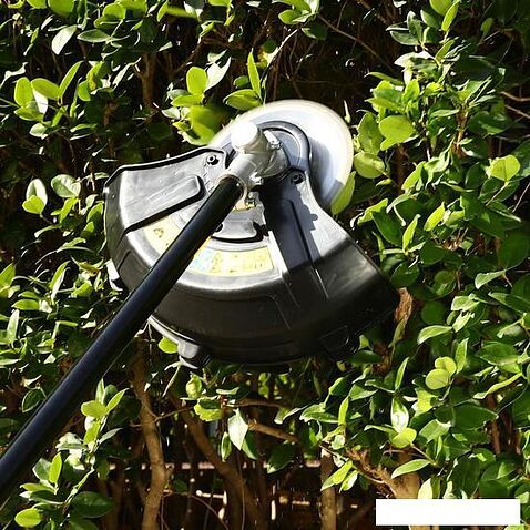 Триммер Deko DKTR40V PRO (с 2-мя АКБ)