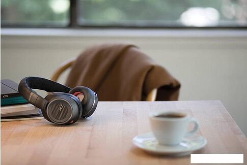 Наушники с микрофоном Plantronics Voyager 8200 UC (черный)