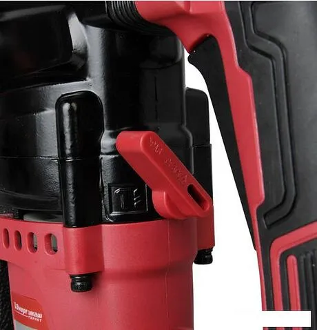 Перфоратор Энергомаш Гарант ПР1-1300