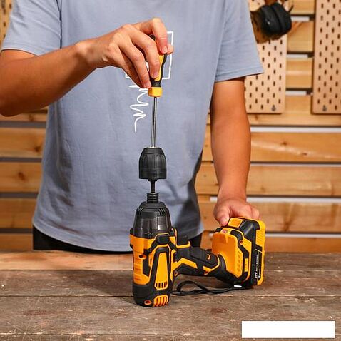 Винтоверт Deko DKIS20-Li Set 063-4392 (с 2-мя АКБ, кейс)