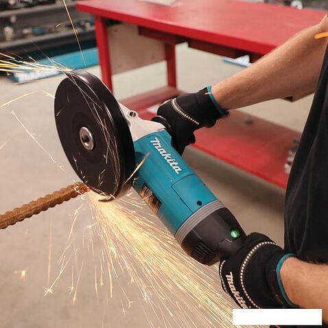 Угловая шлифмашина Makita GA9080FX1