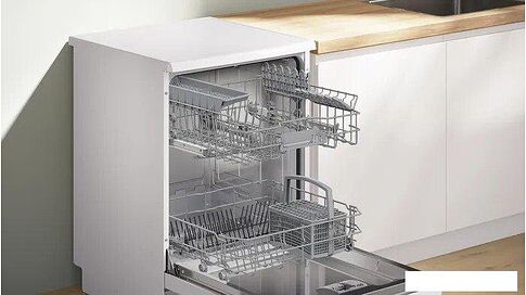 Отдельностоящая посудомоечная машина Bosch Serie 2 SMS26AW00Q