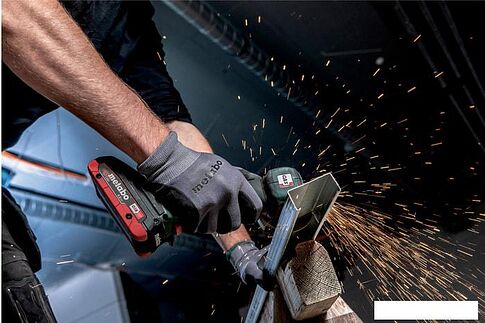 Угловая шлифмашина Metabo CC 18 LTX BL 600349840 (без АКБ, с кейсом)