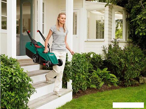 Колёсная газонокосилка Bosch Rotak 32 (0600885B00)
