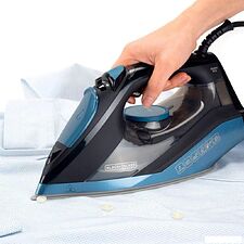 Утюг Black & Decker BXIR2801E