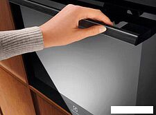 Электрический духовой шкаф Electrolux LOC9P3XZ