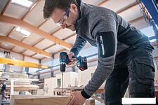 Дрель-шуруповерт Bosch GSR 18V-90 C Professional 06019K6006 (с 2-мя АКБ 5 Ач, кейс)